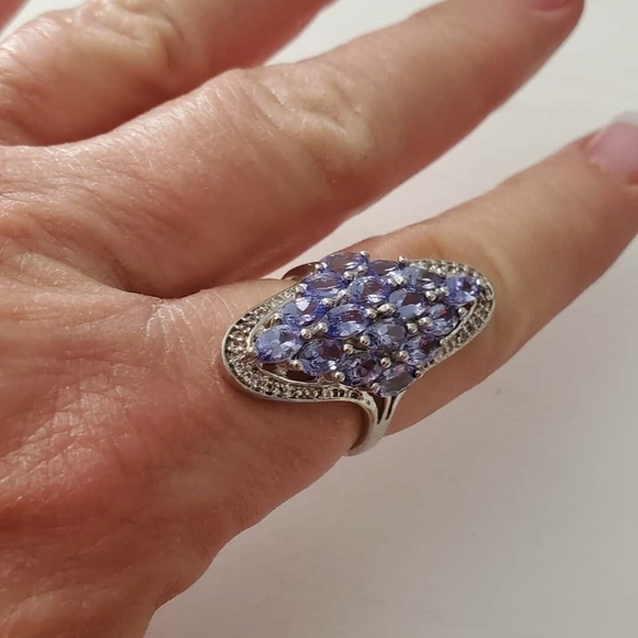 Amethyst and Sterling Silver Cocktail Ring - Picture 1 of 7